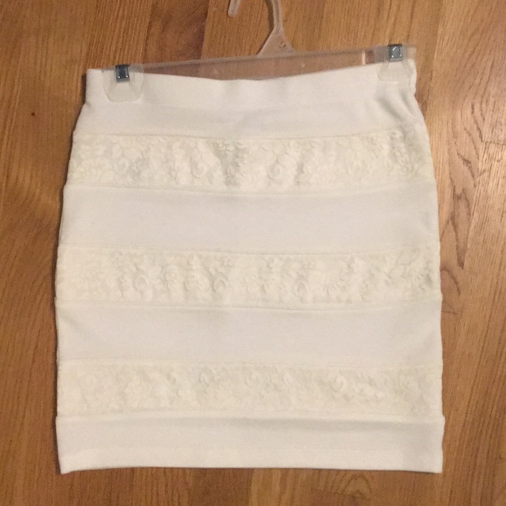 White bodycon skirt